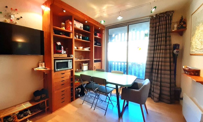 Piau Engaly Apartment | Cozy Studio Sleeps 4 with Balcony, Elevator, Ski Locker - Piau Engaly