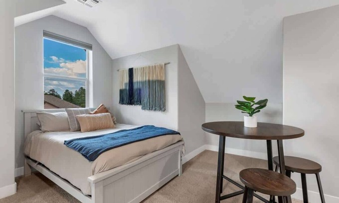 Williams House | Cozy Studio Space in Williams
