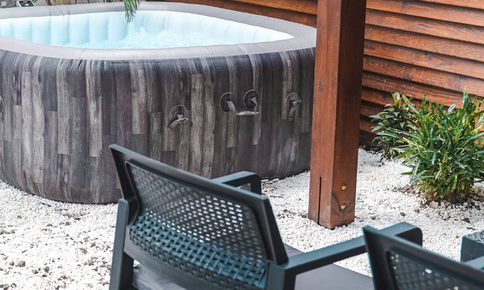 Le Diamant Apartment | Cozy suite with Jacuzzi and private garden - BED AND COFFEE CHILL