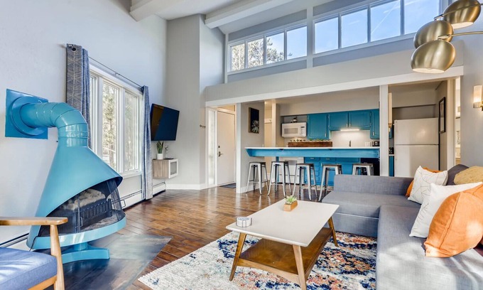 Peak 8 Condo | Cozy, Sunny Peak 8 Condo – Updated, Vaulted Ceilings, Hot Tub & Shuttle Access