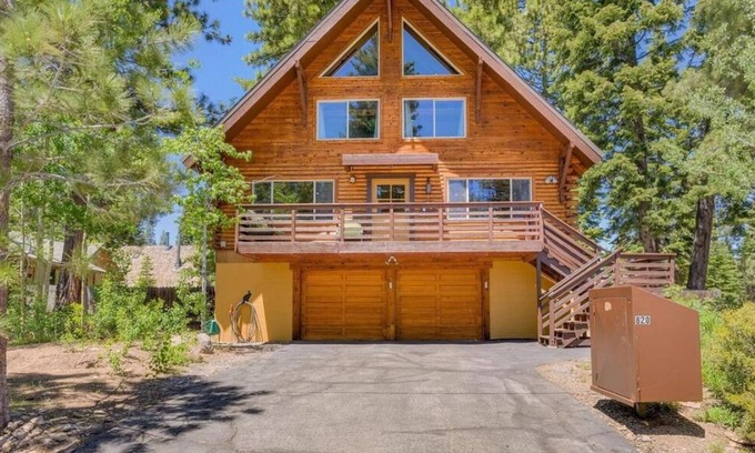 Carnelian Bay Cabin | Cozy Tahoe Cabin for Ski & Lake