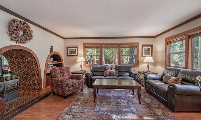 Homewood House | Cozy Tahoe Swiss Village Cabin!
