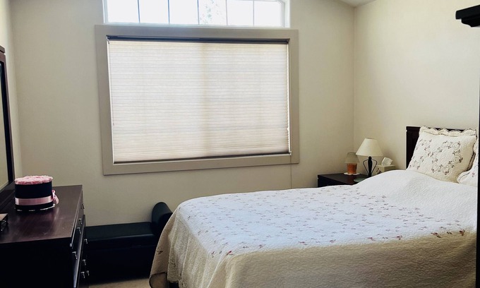 Beaverton House | Cozy townhome with 1 bedroom and WiFi, AC in enjoyable Beaverton