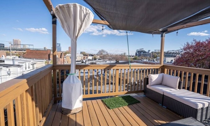 Downtown Baltimore House | Cozy Townhouse Downtown w/Game Room & Rooftop Deck