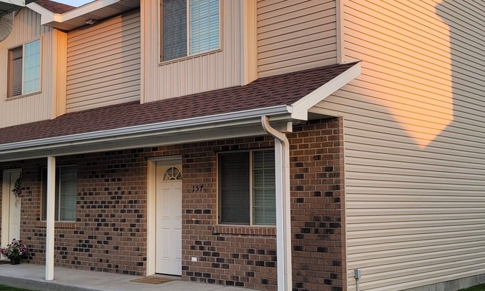 Ammon House | Cozy townhouse in Ammon