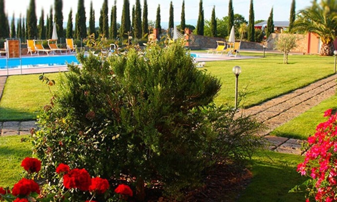 Puntone di Scarlino Apartment | Cozy Tuscan apartment with pool by the sea!