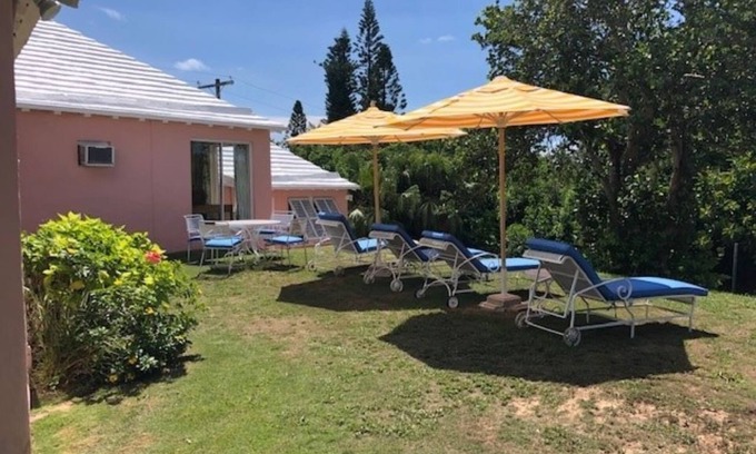 Paget Resort | Cozy Two Bedroom Bermuda Cottage with less than 5 minute walk to the beach!