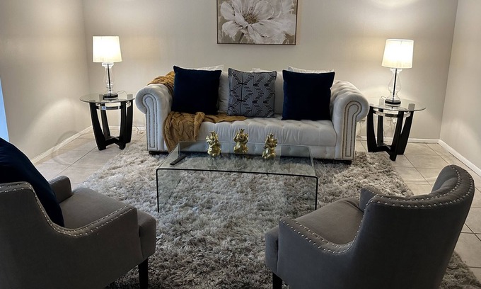 Longwood Apartment | Cozy two bedrooms apt