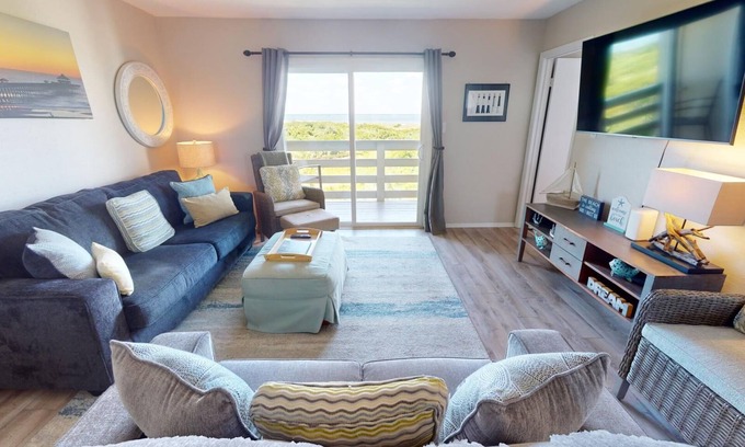 Tybee Island Condo | Cozy Vibes & Stunning Views + Community Pool, Beach Access!