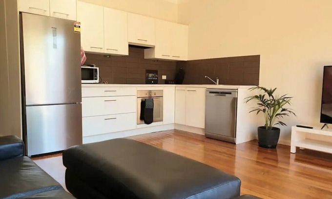 Port Melbourne House | Cozy Victorian Cottage With Close Proximity to City