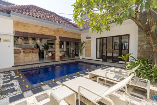Central Seminyak Villa | Cozy villa 2bdr in Seminyak , pool,800m beach