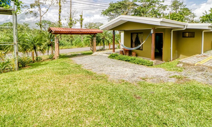 Arenal Hot Springs Apartment | Cozy villa with volcano views, fast WiFi, kitchenette & hammock - dog-friendly