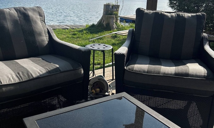 Chatsworth Cabin | Cozy waterfront cabin by beautiful William’s Lake