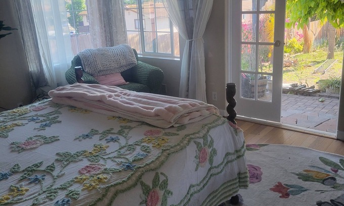 Mount Helix House | Cozy welcoming family friendly 3-bedroom 2 bath in Spring Valley.