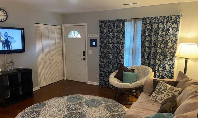 West Ashley House | Cozy West Ashley Home near everything Charleston!