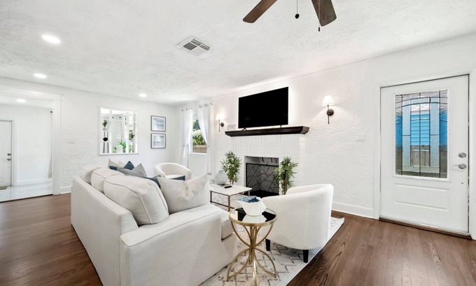 Flamingo Parks House | Cozy West Palm Beach Home l 10min to Municipal Beach and more!