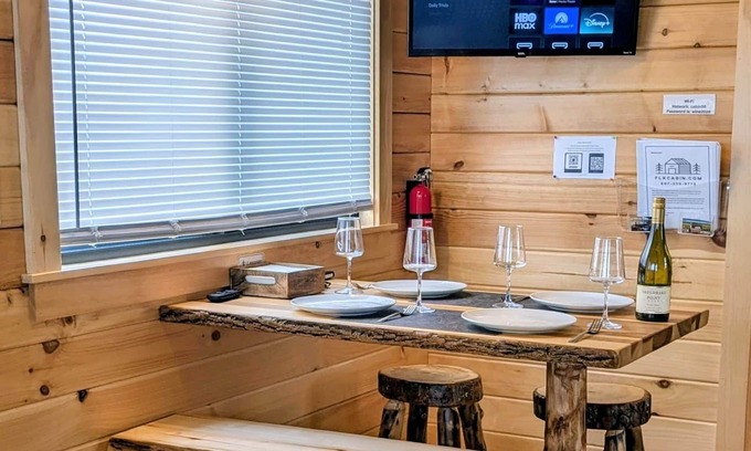 Hector Cabin | Cozy Wine Cabin escape with Breathtaking Views 4