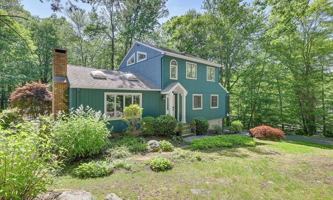 Killingworth House | Cozy Woodland Home! Ski & Hike Coastal Connecticut