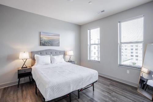Downtown Cincinnati Apartment | CozySuites at Current the Banks gym pool 01