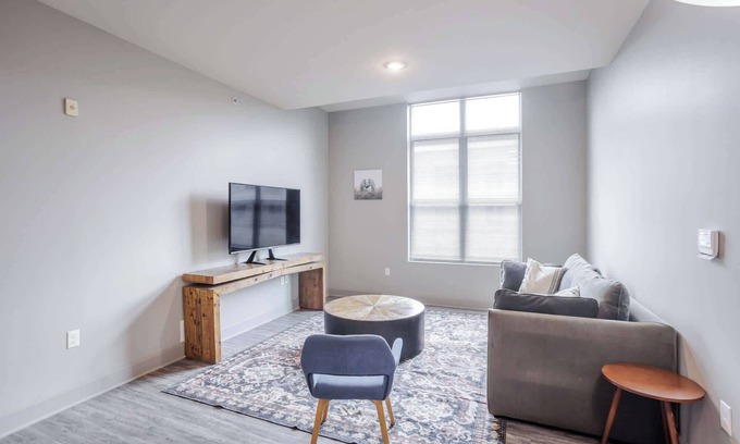 Central Business District Apartment | CozySuites at the Banks gym, pool 10