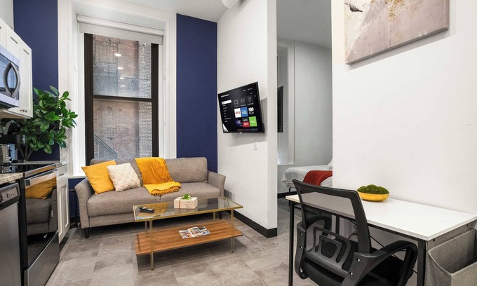 Cultural District Apartment | CozySuites Chic 1BR in Downtown Pitts #6