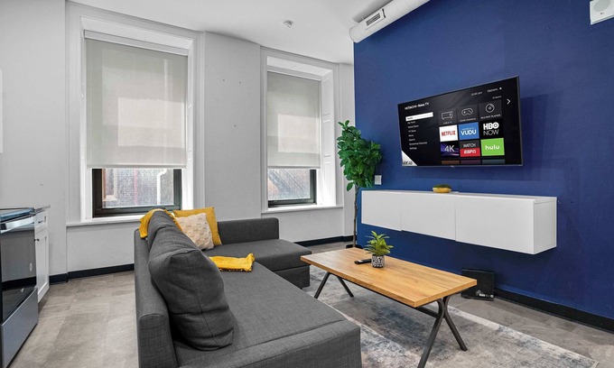 Cultural District Apartment | CozySuites Stunning 1BR in Downtown Pitts #7