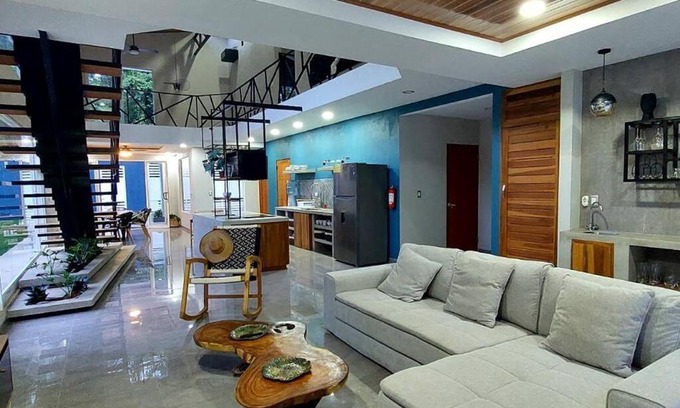 Cahuita House | CR Caribbean Blue House - Modern style 100 WiFi