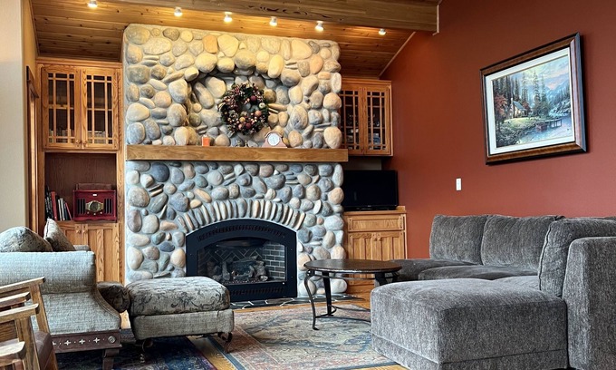Depoe Bay House | Craftsman Beach House - Great Ocean Views Monthly