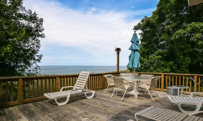 Montague House | Crafty Cottage | 5 Bed, 3.5 Bath