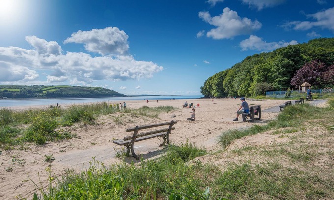 Llansteffan Cottage | Craig y Don, Holiday Cottage Llansteffan, Sleeps 8, 4 bedrooms, bathrooms