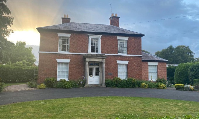 Wem House | Creamore Grove Wem Shrewsbury