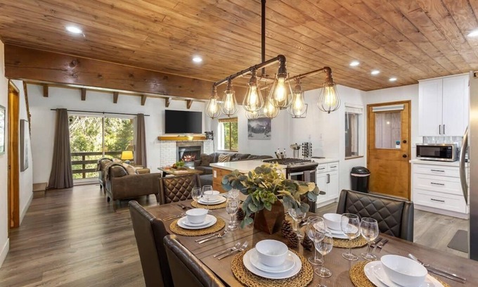 Lake Arrowhead House | Creek Home, Game Room, Pool Table, AC, Lake Rights