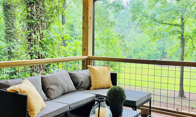 Epworth Cabin | Creekside Cabin, Fire pit Escape, Cozy Hot Tub