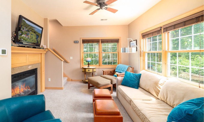 Fish Creek Cottage | Creekside Cottage at Peninsula Park. SUPERCLEAN Off the beaten path!