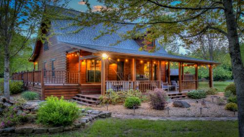 Cashes Valley House | Creekwood Cabin