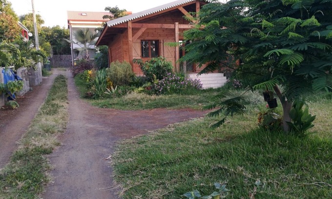 Centre-Ville Apartment | Creole apartment in Ligne Paradis Saint-Pierre near the sea