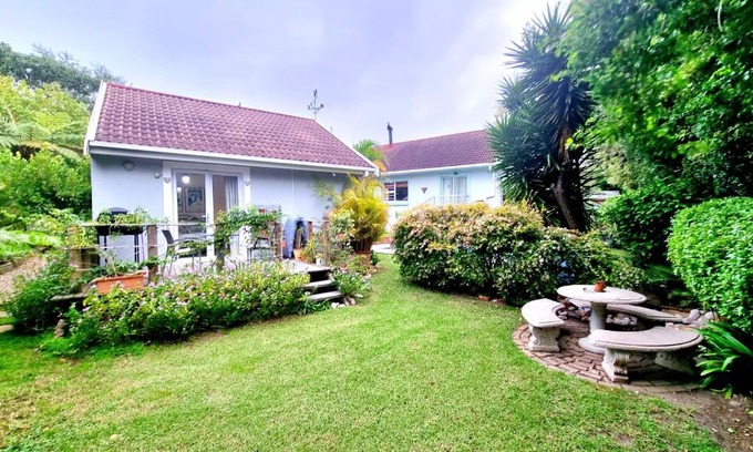 Hunter's Home Apartment | Crescent cottage