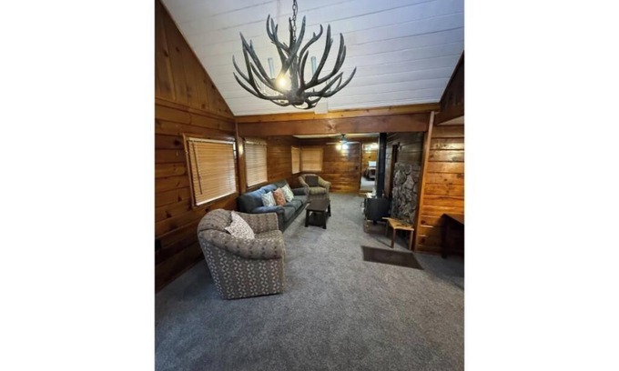 Crestline Apartment | Crest Lodge Historic Mountain Inn - Twin Peaks B