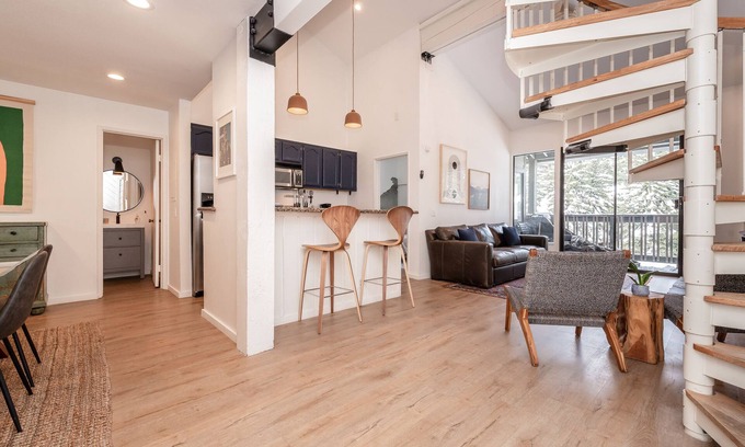 Woodwinds Condo | Crestview B #44 - Newly Updated Spacious and updated. 1 bedroom + Loft, 3 Bathrooms, Sleeps 7!