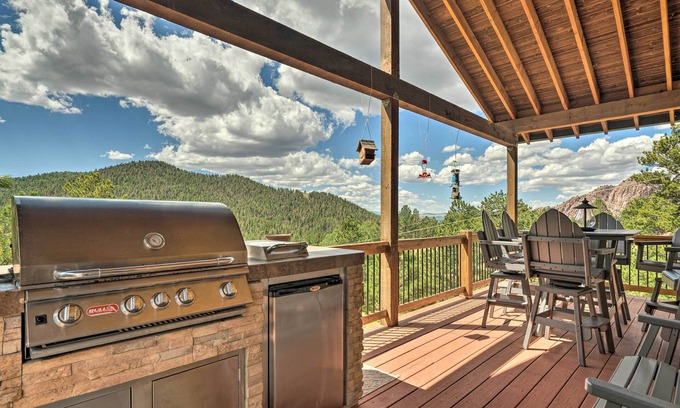 Cripple Creek House | Cripple Creek Mountain Getaway w/Hot Tub & Views!