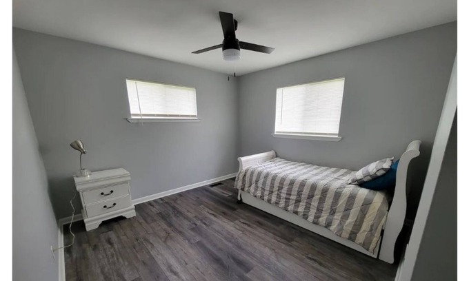 Laceys Spring House | Crisp and clean country home near the city!