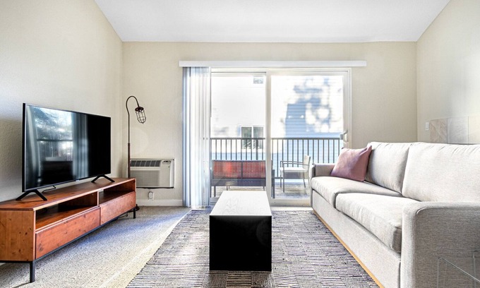 Santa Clara Apartment | Crisp Santa Clara 2BR w/Parking, Gym, walk to Groceries, by Blueground