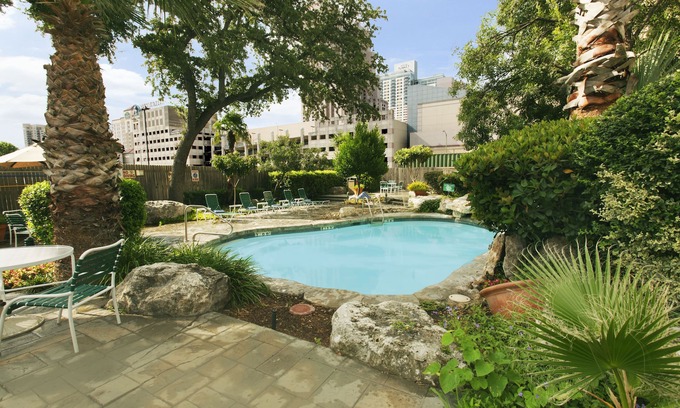 Downtown San Antonio Hotel | Crockett Hotel