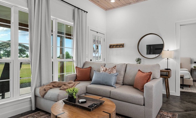 Fredericksburg Cottage | Cross Mountain Cottages 4 | Near Wine Road 290 & Events