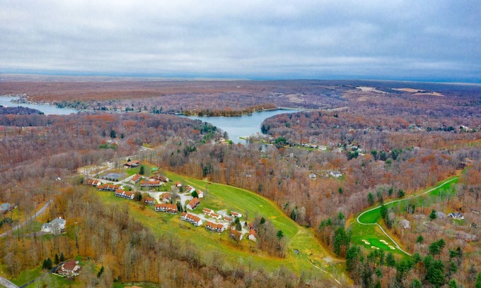 Treasure Lake Resort | Crown Resorts at Silverwoods