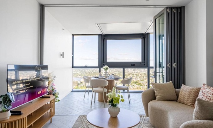 Brisbane Central Business District Apartment | Crown's Jewel - Lv 51 Skybound Sanctuary on Casino