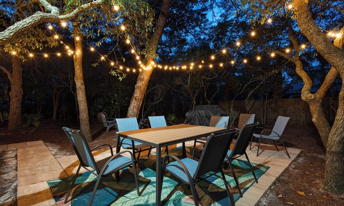 Crystal Beach House | 🏖️Crystal Beach Cottage-Private Beach Access-Dog Friendly🐾Beachwood Bliss