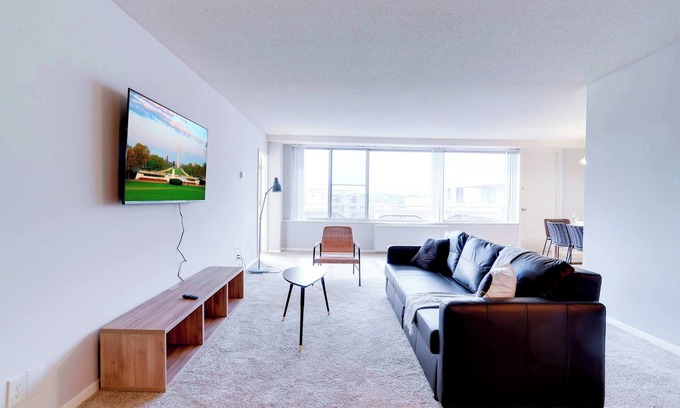 Crystal City Apartment | Crystal City Apt – Walk to Metro & D.C. Access