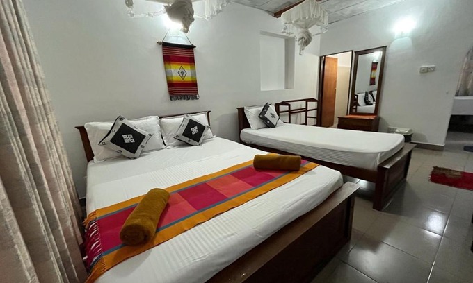 Kandy Bed & Breakfast | Crystal Lake Resort