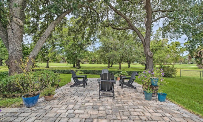 Crystal River House | Crystal River Gem Near Three Sisters Springs!